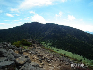 四阿山